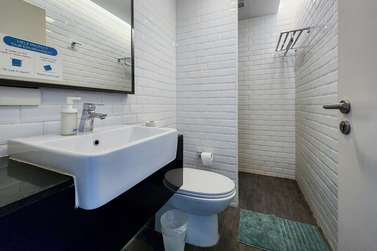 Bathroom 12