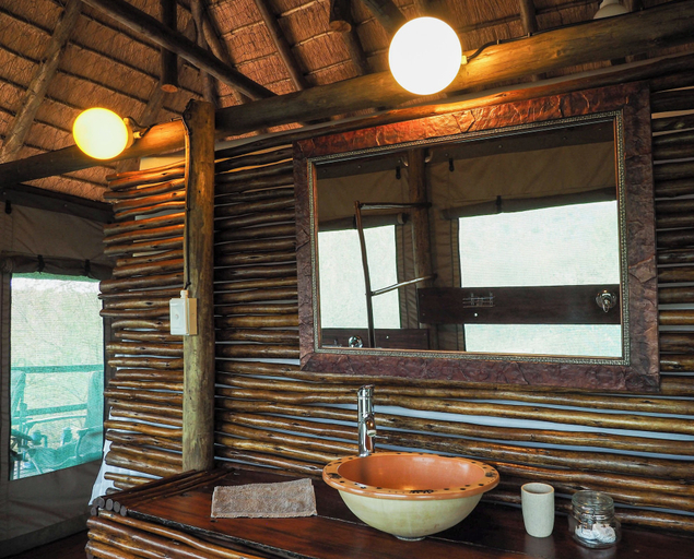 Bathroom 4, Muweti Bush Lodge, Mopani