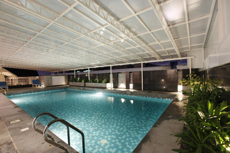 Sport & Beauty, Ginger Kochi - Mg Road, Ernakulam