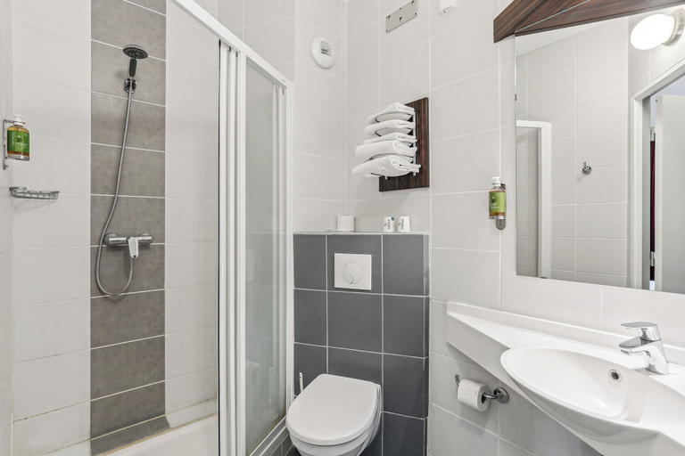 Bathroom 4, Hotel AKENA La Ferté Bernard, Sarthe