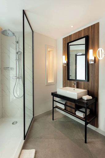 Bathroom 3, Radisson Hotel Tunis, City Center, Bab Bhar
