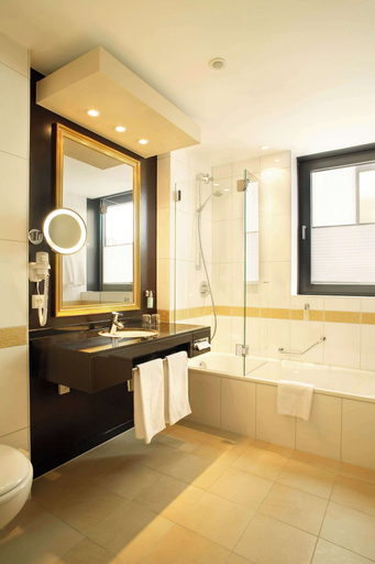 Bathroom 13