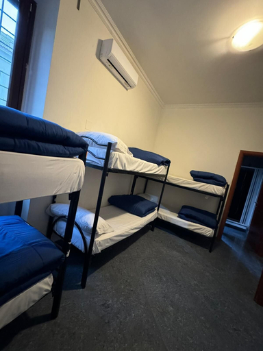Bedroom 5, Villa Luzzatti Hostel, Rome