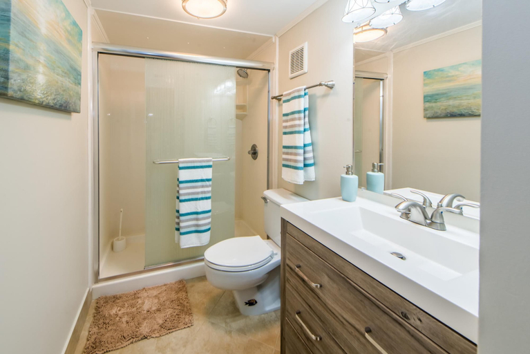 Bathroom 4, Shoreline Towers 3104, Okaloosa