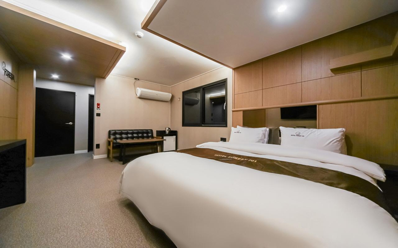 Bedroom 15