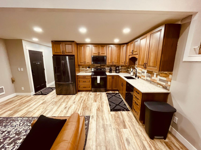 Others 3, Iona Mercantile BnB, Bonneville