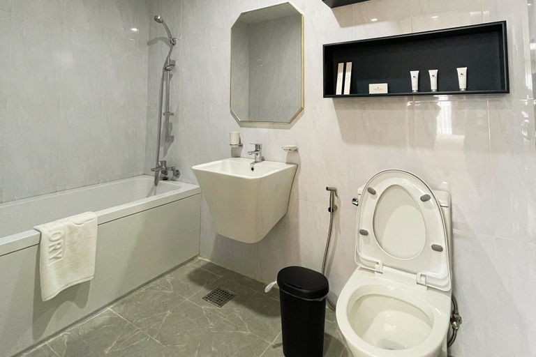 Bathroom 4, The Glory Hotel, Mabalacat