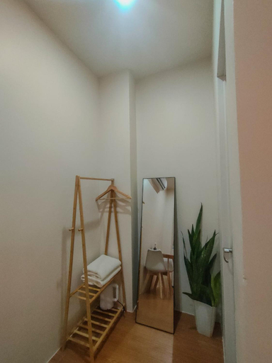 Bedroom, Iliad's Transient, Agoo