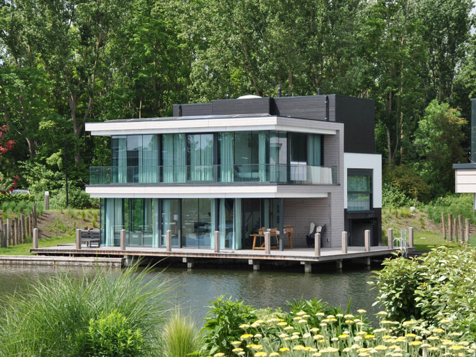 Exterior & Views 1, Waterfront holiday home in Arnemuiden, Middelburg