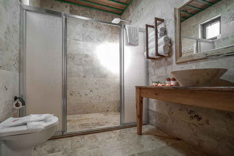 Bathroom 5, Serene Premium Stone House, Nevşehir