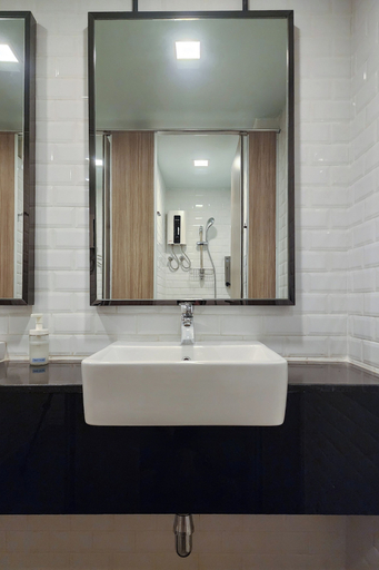 Bathroom 15