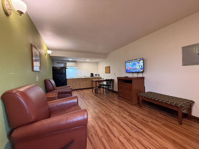 Others 5, Relax Inn & Suites, Coles