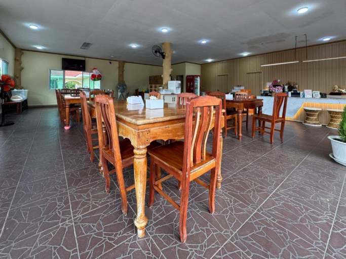 Food & Drinks 4, Aivarata Resort, Chanthaburi, Soydow