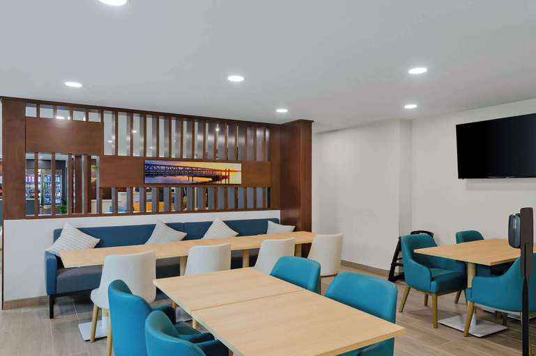 Food & Drinks 5, Comfort Inn Conroe, Montgomery