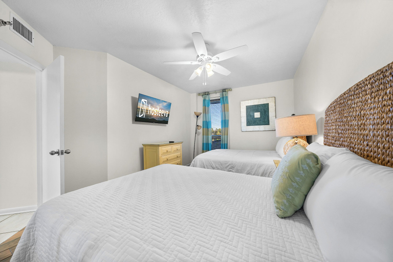 Bedroom 2, White Caps 203, Baldwin
