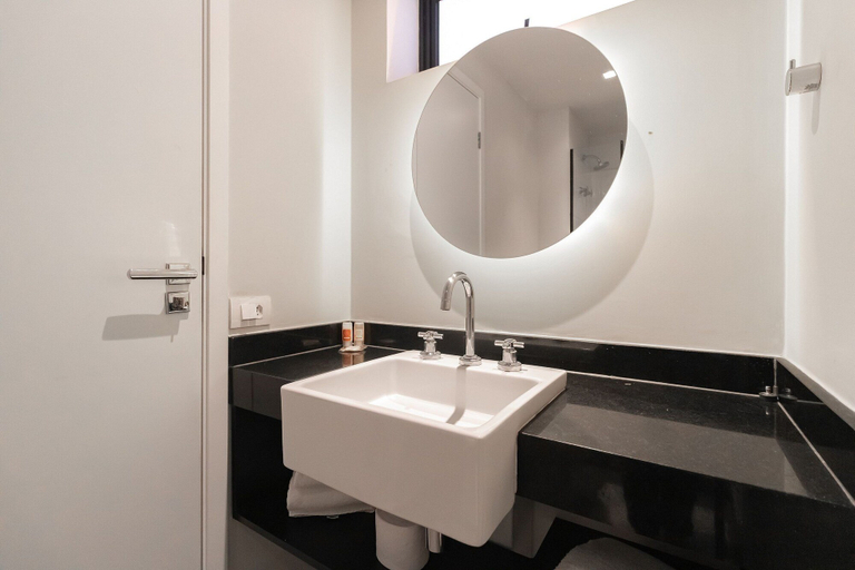 Bathroom 25