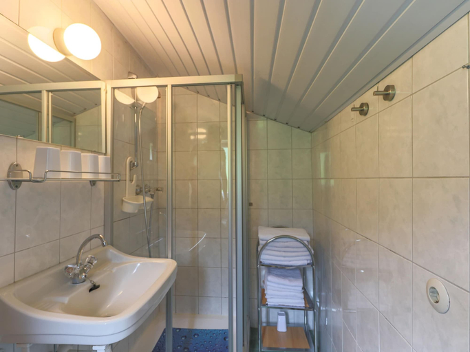 Bathroom, Cozy Holiday Home in Piesendorf near Ski Area, Zell am See