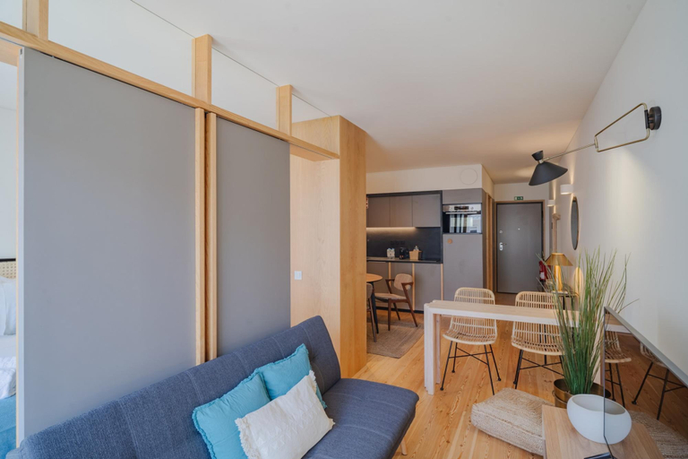 Others 4, Feel Corporate Housing Campanh 08, Porto
