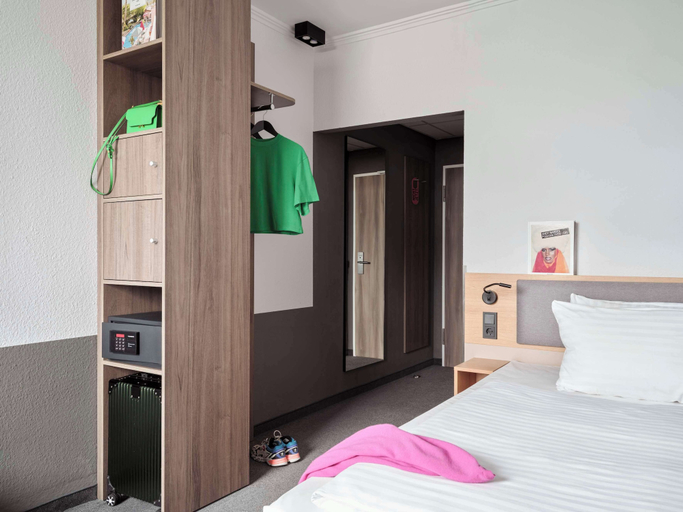 Bedroom 12