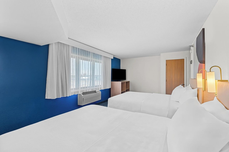 Bedroom 4, Spark by Hilton Cedar Falls, Black Hawk