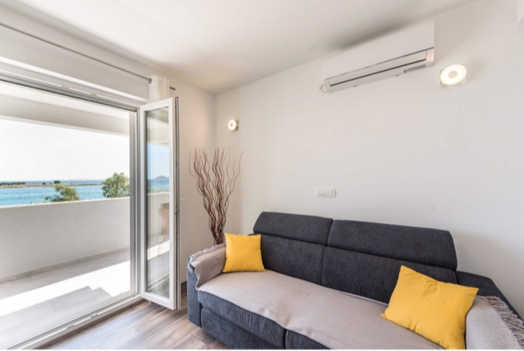 Bedroom 2, Apartment Right on the Janice Beach in Pakostane, Pakoštane
