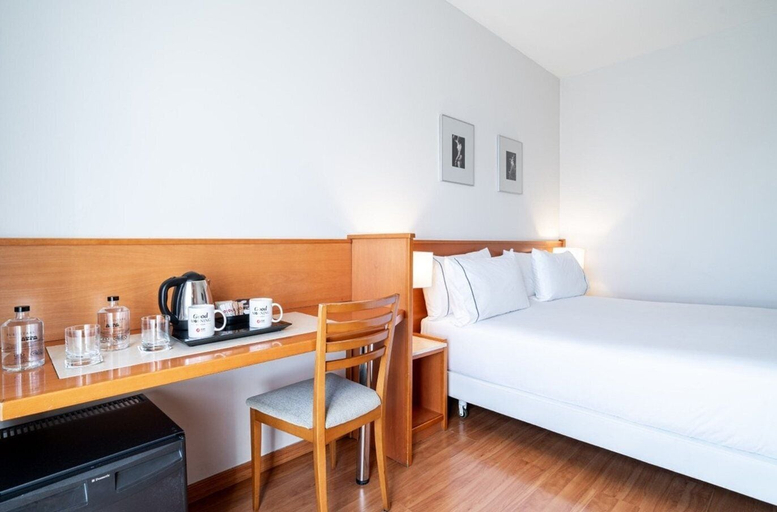 Bedroom 3, Exe Pozuelo, Madrid