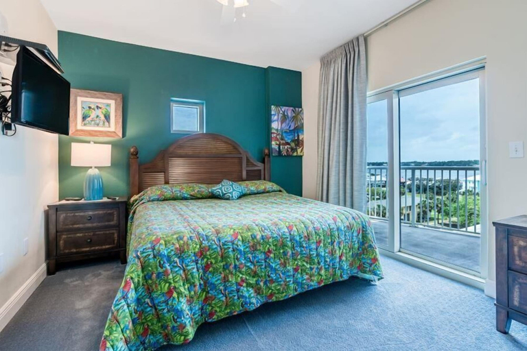 Bedroom 4, Crystal Tower 609, Baldwin