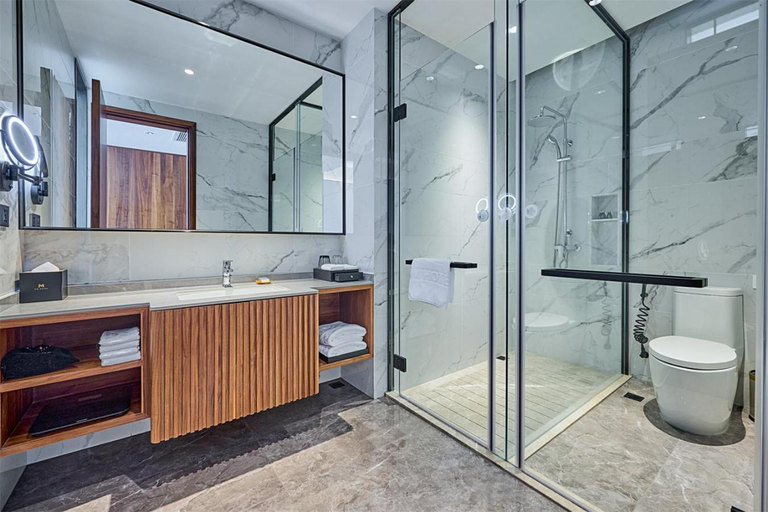 Bathroom 13