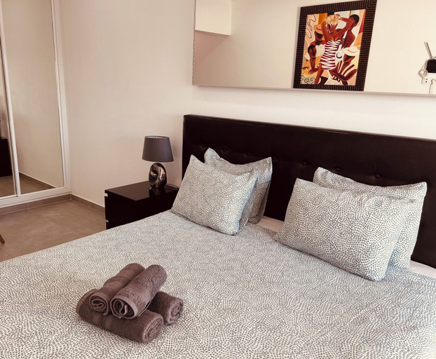 Room 5, Central Lagos apt With Marina Views Near Beaches, Lagos