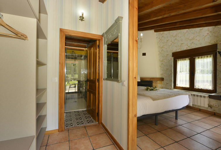 Bedroom 3, El Puentuco, Cantabria