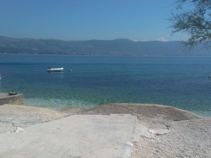 Others 5, Apartment 5 km From Trogir's Center, Trogir