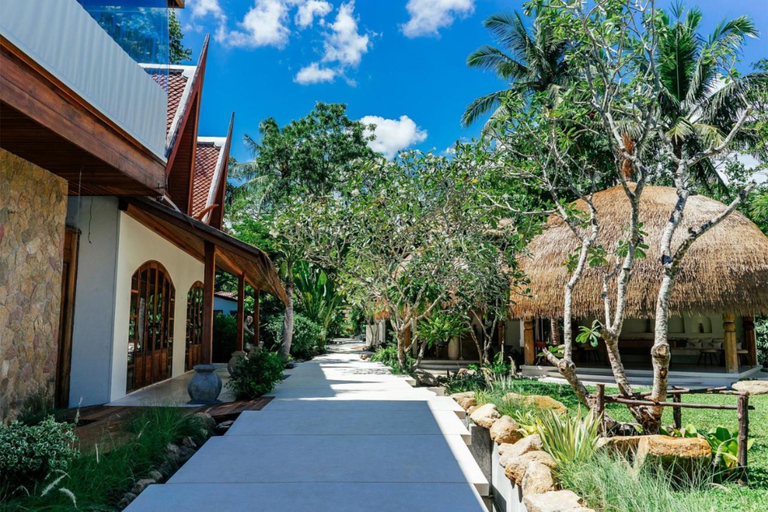 Exterior & Views 16