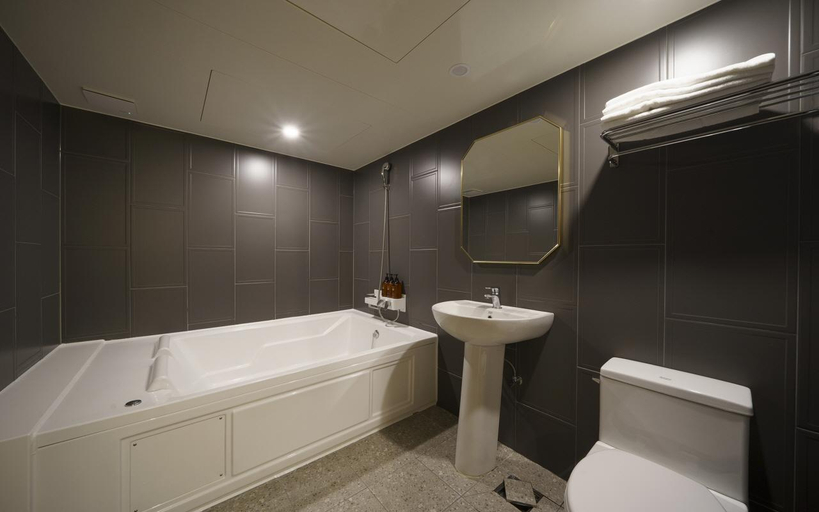 Bathroom 22