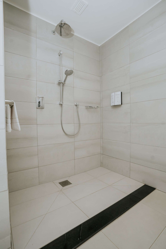 Bathroom 4, Best Western Ferrat, Cautín