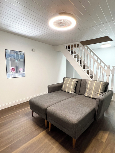 Others 4, OYO Welsh Holiday Accommodation - Modern Stay, Pembrokeshire