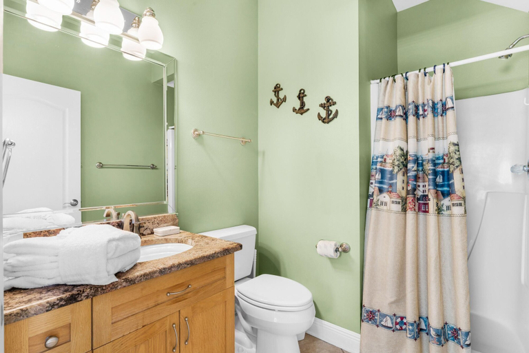 Bathroom 4, Emerald Mist, Walton