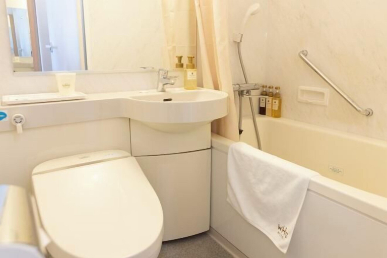 Bathroom 11