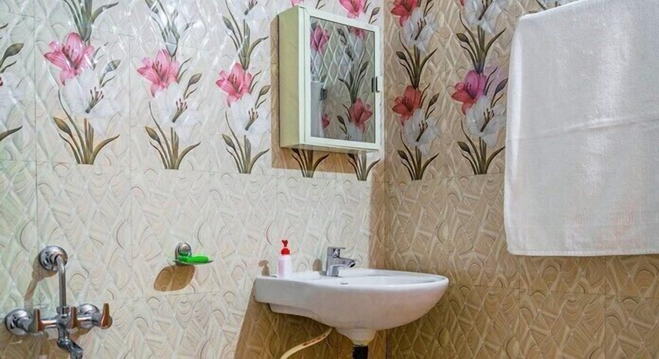 Bathroom 4, Eve Resort, South Goa
