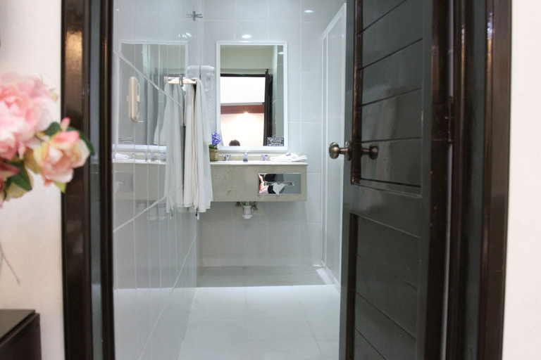 Bathroom 4, Hotel Poza Rica Centro, Coatzintla