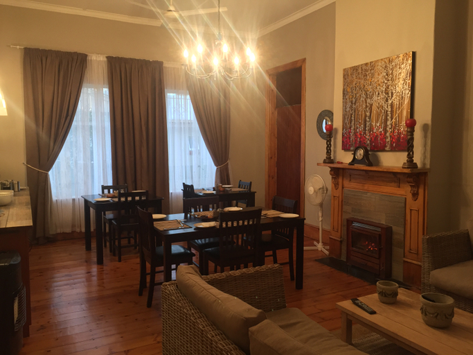 Restaurant 4, Tranquil House @ 851 College Avenue, Chris Hani