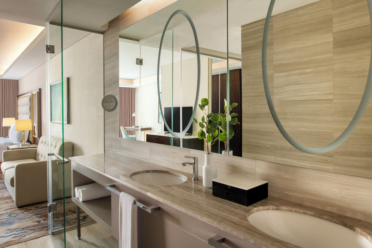 Bathroom 18
