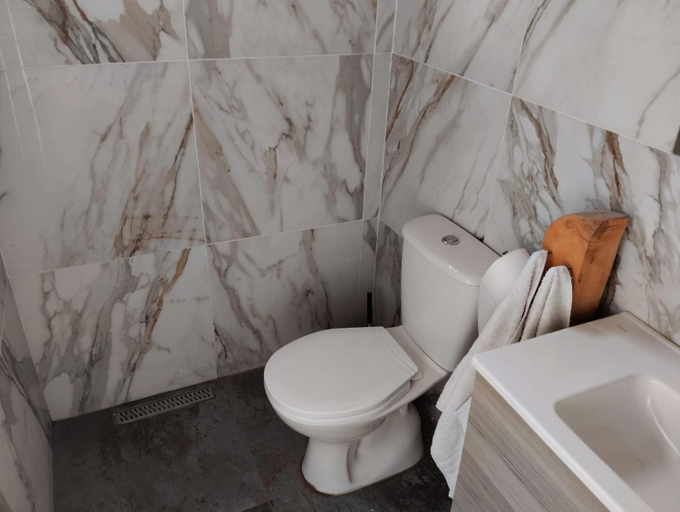 Bathroom 5, Vellezrit Shkambi, Shkodrës