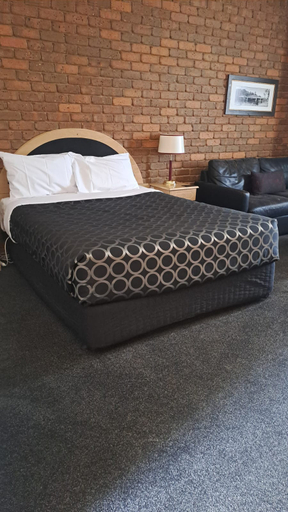 Bedroom 3, Charles Sturt Motor Inn Cobram, Moira - West
