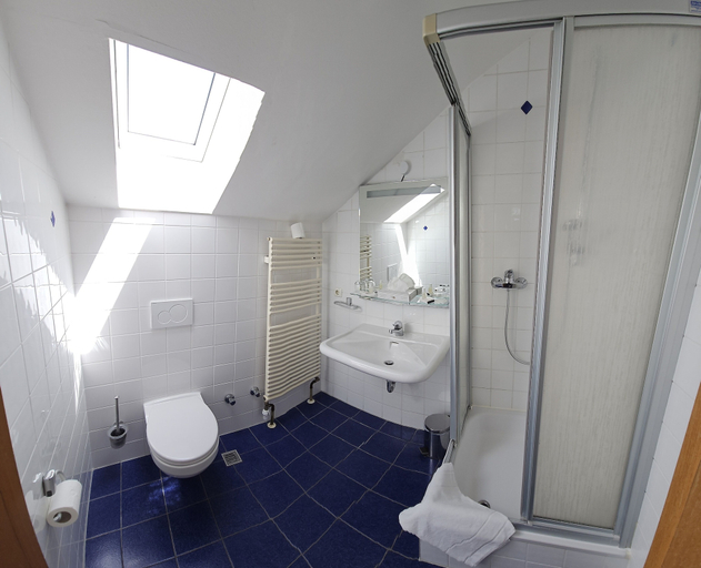 Bathroom 28