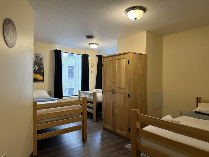 Bedroom 4, Darling Downtown Delightful Entire Efficiency APT, Allegheny