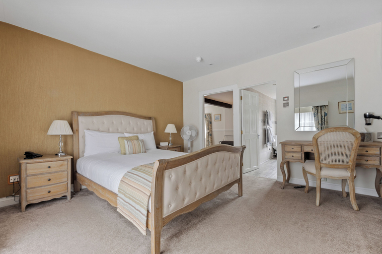 Bedroom 2, Sleeping Bear Hotel Dorchester, Dorset