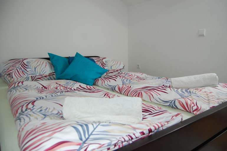 Others 3, Rooms Hisa Divino, Ptuj
