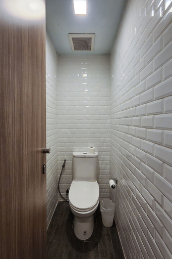 Bathroom 14