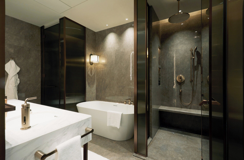 Bathroom 5, Four Seasons Hotel Dalian, Dalian