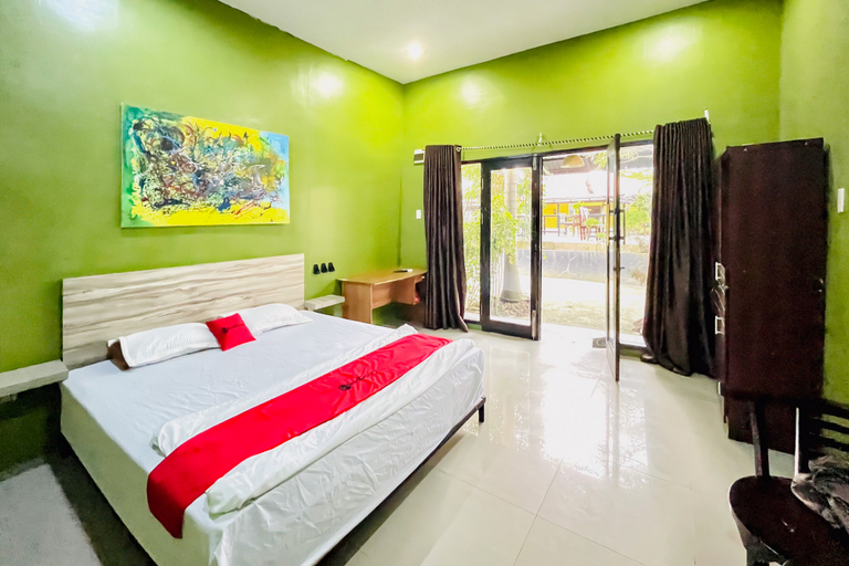 RedDoorz @ MCLOS Syariah Guest House Rantau Perapat, Labuhanbatu
